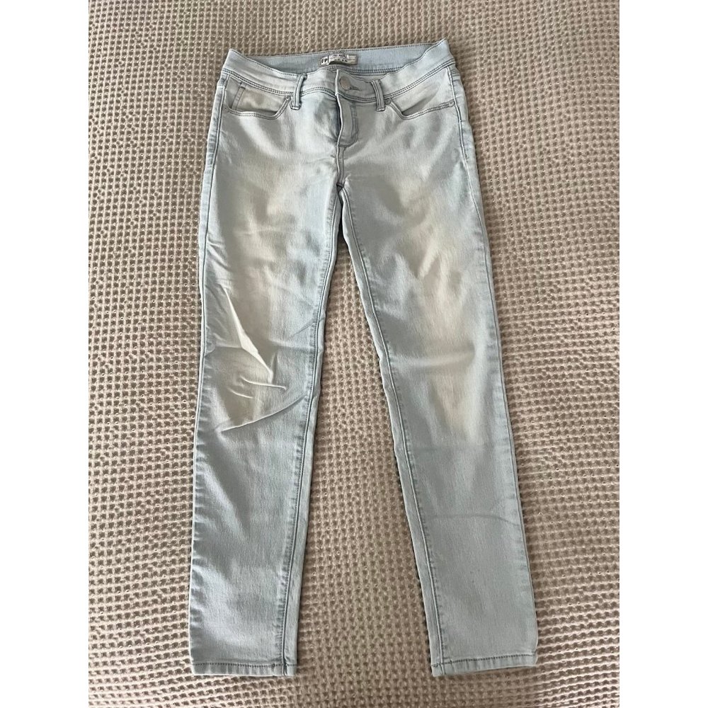 Free People light wash jeans